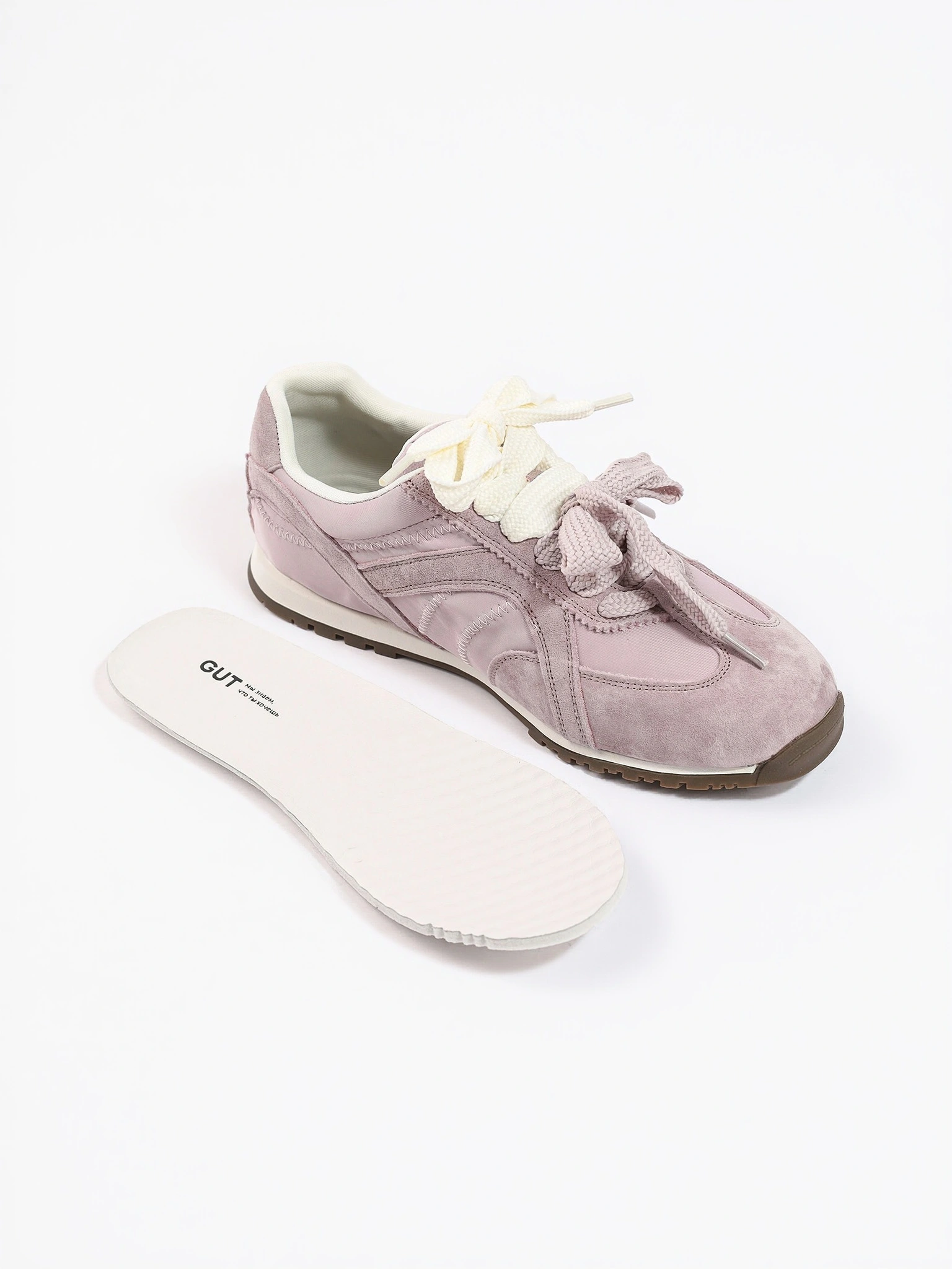 Кроссовки комбинированные сиреневого цвета на низкой подошве